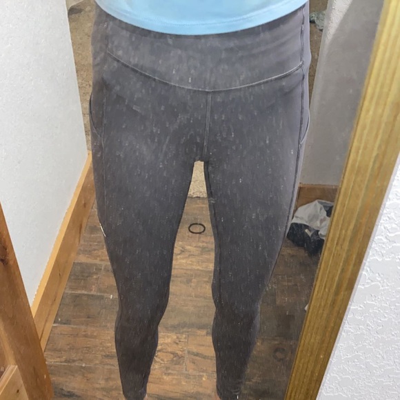 lulu lemon gray leggings . size 4 , full length - Picture 2 of 5